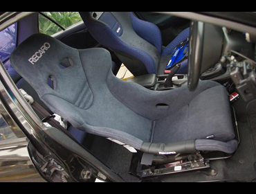 RECARO�@RS-G�@�A���J���^�[��