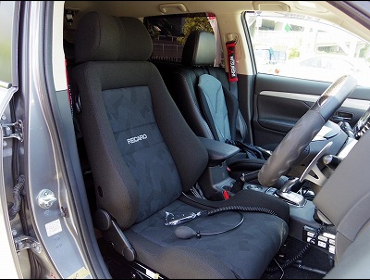 RECARO�i���J���V�[�g�j�@MITSUBISHI�@�A�E�g�����_�[PHEV�Ƀ��J���@�G���S���hE�@BK�@����
