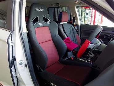 MITSUBISHI�@�A�E�g�����_�[�@PHEV�@GG2W��RECARO�i���J���jSR-7F�@GK100�@BK/RED�@����