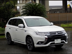 MITSUBISHI�@�A�E�g�����_�[�@GG2W�@�Ɂ@RECARO�i���J���j�@�}�j�t�B�J�@����
