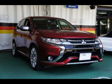 MITSUBISHI�@�A�E�g�����_�[�@PHEV�@GG2W�@�Ɂ@RECARO�i���J���j�V�[�g����