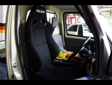 RECARO�i���J���V�[�g�j�@MITSUBISHI�@�~�j�L���u�@U61T�@�Ɂ@���J���@SR-7F�@KK100�@BK�@����