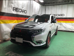 MITSUBISHI�@�A�E�g�����_�[PHEV�@GG3W�i2019�N�j�@�Ɂ@RECARO�i���J���j�@SR-6�@KK100S�@RED�@�~���E�@����