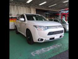 MITSUBISHI�@�A�E�g�����_�[PHEV�@GG2W�i2015�N�j�@�Ɂ@RECARO�i���J���j�@SR-7F�@KK100�@BK�@����