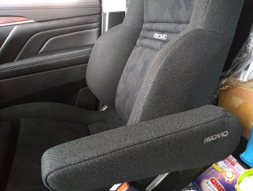 MITSUBISHI�@�f���JD5�@�Ɂ@RECARO�i���J���j�@�I���\�y�hAN220HV�@BK�@����