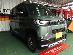 MITSUBISHI�@�f���J�~�j�@B38A�i2024�N�j�@�Ɂ@RECARO�i���J���j�@SR-C�@BK100H�@A/R�@BK/BK�@�V�[�g�q�[�^�[�t���@�A�[�����X�g�t���@����