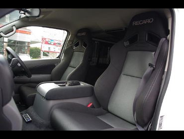 RECARO�i���J���V�[�g�j�@NISSAN�@�L�����o���@NV350��RECARO�i���J���j�@SR-7F SK100�@SIL�@�~2�r�@����