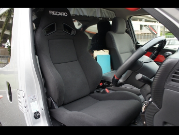 RECARO�i���J���V�[�g�j�@NISSAN�@�L�����o���@NV350��RECARO�i���J���j�@SR-7F KK100�@BK�@����