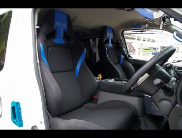 RECARO�i���J���V�[�g�j�@NISSAN�@�L�����o���@NV350�@E26��RECARO�i���J���j�@SR-7F Lassic BL�@�~2�r�@����