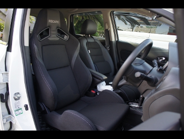 RECARO�i���J���V�[�g�j�@NISSAN�@�m�[�g�@E12��RECARO�i���J���j�@SR-7 Lassic BK/SIL�@�q�[�^�[�t���@����