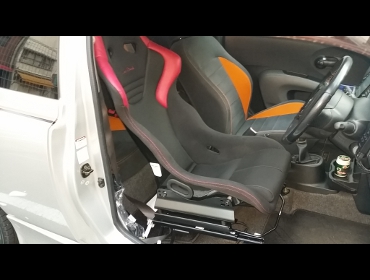 RECARO�i���J���V�[�g�j�@NISSAN�@�}�[�`K12�Ƀ��J���@����RS-G �X�[�p�[�V���^���NNU�@����