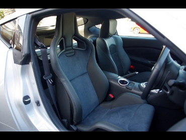 RECARO�i���J���V�[�g�j�@NISSAN�@�t�F�A���f�BZ�@Z34�Ƀ��J���@�X�|�[�c�X�^�[CL100H�@����