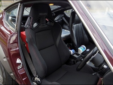RECARO�i���J���V�[�g�j�@NISSAN�@�t�F�A���f�BZ�@S30�Ƀ��J���@SR-7 Lassic BK/RED�@����