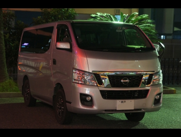 NISSAN�@NV350�L�����o����RECARO�i���J���j�V�[�g����