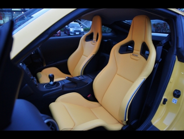 RECARO�i���J���V�[�g�j�@NISSAN�@�t�F�A���f�BZ�@Z33�Ƀ��J���@����@�X�|�[�c�X�^�[LL100H���U�[SE�@YELLOW�@�~2�r�@����