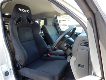 RECARO�i���J���V�[�g�j�@NISSAN�@NV350�L�����o���@E26�Ƀ��J���@SR-7F�@KK100�@BK�@A/R�@����
