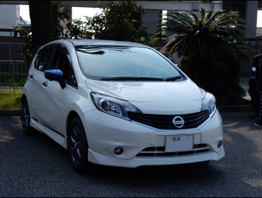 NISSAN�@�m�[�g�@E12��RECARO�i���J���j�V�[�g����