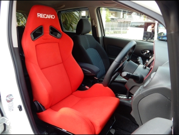 RECARO�i���J���V�[�g�j�@NISSAN�@�m�[�g�@E12�Ƀ��J���@SR-7�@KK100�@RED�@����