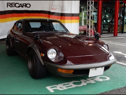 RECARO�i���J���V�[�g�j�@NISSAN�@�t�F�A���f�BZ�@S30�Ƀ��J���@SR-7 Lassic BK�@�~2�r�@����