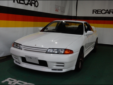 NISSAN�@�X�J�C���C���@BNR32�@�Ɂ@RECARO�i���J���j�@�V�[�g����