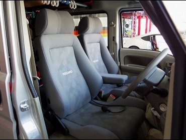 NISSAN�@NV100�@�N���b�p�[�@DR17V�@�Ɂ@RECARO�i���J���j�@�G���S���hD�@�O���C�@�~2�r�@����