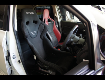 RECARO�i���J���V�[�g�j�@NISSAN�@�m�[�g�@�j�X���@E12�@�Ɂ@RECARO�i���J���j�@RS-G�@GK�@BK/BK�@����