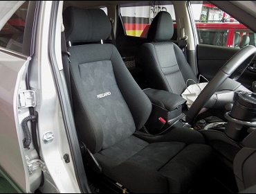 RECARO�i���J���V�[�g�j�@NISSAN�@�G�N�X�g���C���@T32�@2017�N�@�Ɂ@RECARO�i���J���j�@�G���S���hLD�@BK�@����