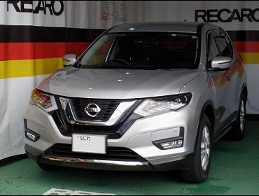 NISSAN�@�G�N�X�g���C���@T32�@2017�N�@�Ɂ@RECARO�i���J���j�V�[�g����