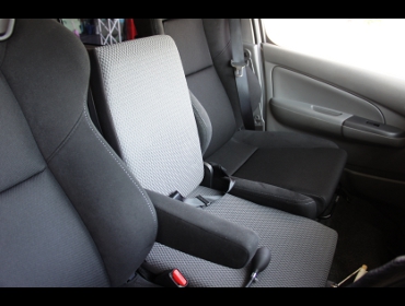 RECARO�i���J���V�[�g�j�@NISSAN�@NV350�L�����o���@�Ɂ@���J���@SR-7F�@GK100�@BK/BK�@�A�[�����X�g�t���@�~2�r�@����