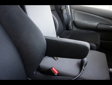 RECARO�i���J���V�[�g�j�@NISSAN�@NV350�L�����o���@�Ɂ@���J���@SR-7F�@GK100�@BK/BK�@�A�[�����X�g�t���@�~2�r�@����