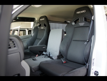 RECARO�i���J���V�[�g�j�@NISSAN�@NV350�L�����o���@�Ɂ@���J���@SR-7F�@GK100�@BK/BK�@�A�[�����X�g�t���@�~2�r�@����