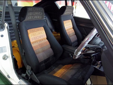 RECARO�i���J���V�[�g�j�@NISSAN�@�X�J�C���C���@C-GC111�i1976�N10���j�@�Ɂ@���J���V�[�g�@����