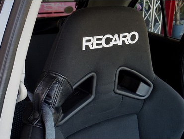 RECARO�i���J���V�[�g�j�@NISSAN�@�}�[�`�@K13���i2015�N�j�@�Ɂ@RECARO�i���J���j�@SR-7�@KK100�@BK�@�~2�r�@����