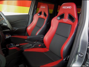 NISSAN�@�m�[�g�@e-power�@HE12�i2017�N�j�@�Ɂ@RECARO�i���J���j�@SR-7F�@���V�b�N�@RED�@�V�[�g�q�[�^�[�t���@���@SR-7F�@���V�b�N�@RED�@����