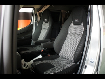 RECARO�i���J���V�[�g�j�@NISSAN�@�o�l�b�gNV200�@�Ɂ@RECARO�i���J���j�@LX-F IN110 BK �A�[�����X�g�t���@�~2�r�@����