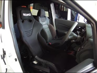 RECARO�i���J���V�[�g�j�@NISSAN�@�m�[�g�@�j�X��S�@E12�i2018�N�j�@�Ɂ@RECARO�@RS-GE�@����