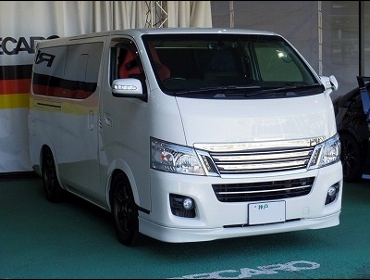 NISSAN�@NV350�@�L�����o���@�d26�i2013�N�j�@�Ɂ@RECARO�i���J���j�@SR-7F�@Lassic�@RED�@����