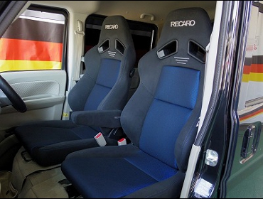 NISSAN�@�N���b�p�[�@���I�@DR17W�i2018�N�j�@�Ɂ@RECARO�i���J���j�@SR-7F�@GK100�@BK/�u���[�@�A�[�����X�g�t���@���@SR-7F�@GK100�@BK/�u���[�@����