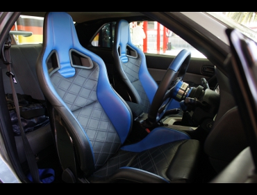 RECARO�i���J���V�[�g�j�@NISSAN�@�X�J�C���C���@GT-R�@BNR34�i1999�N�j�@�Ɂ@RECARO�i���J���j�@�X�|�[�c�X�^�[�@���~�e�b�h�G�f�B�V�����@�u���[�@�J�[�{���o�b�N�V�F���d�l�@�~���E�@����