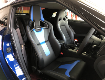 NISSAN�@35GT-R�i2014�N�j�@�Ɂ@RECARO�i���J���j�N���X�X�|�[�c�X�^�[�@���~�e�b�h�G�f�B�V�����@�u���[�@�J�[�{���o�b�N�V�F���@����