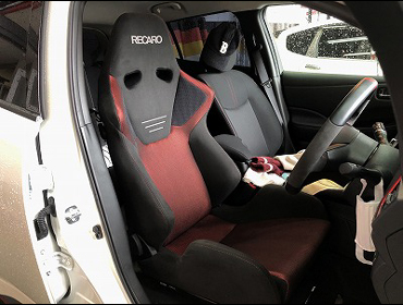 NISSAN�@���[�t�@ZE1�i2019�N�j�@�Ɂ@RECARO�i���J���j�@SR-6�@GK100S�@BK/RED�@�V�[�g�q�[�^�[�t���@����