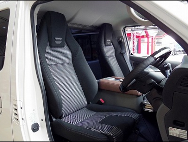 NISSAN�@NV350�L�����o���@E26�i2018�N�j�@�Ɂ@RECARO�i���J���j�@LX-F�@IN110�@BK�@�~���E�@����
