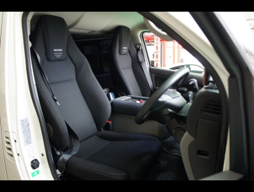NISSAN�@NV350�L�����o���@E26�i2018�N�j�@�Ɂ@RECARO�i���J���j�@LX-F�@TR�@NN�@BK�@�~���E�@����