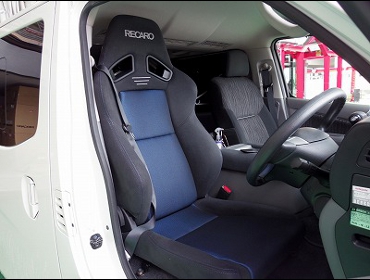 NISSAN�@�L�����o���i2019�N�j�@�Ɂ@RECARO�i���J���j�@SR-7F�@GK100�@BK/BL�@����