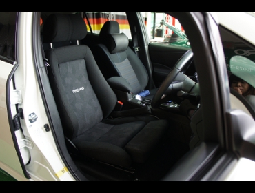 NISSAN�@���[�t�@ZE1�i2017�N�j�@�Ɂ@RECARO�i���J���j�@�G���S���hMV�@BK�@�V�[�g�q�[�^�[�t���@����