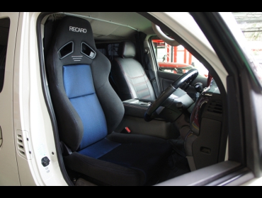 NISSAN�@NV350�@�L�����o���@E26�i2013�N�j�@�Ɂ@RECARO�i���J���j�@SR-7F�@GK100�@BK/�u���[�@����
