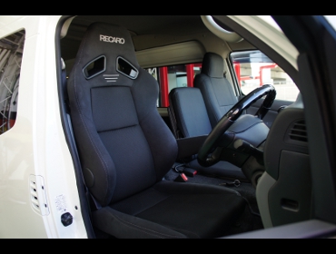 NISSAN�@NV350�@CW4E26�i2013�N�j�@�Ɂ@RECARO�i���J���j�@SR-7F�@GK100H�@BK/BK�@�V�[�g�q�[�^�[�t���@�A�[�����X�g�t���@����