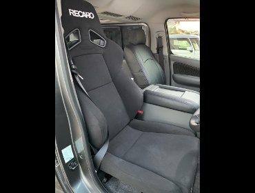 NISSAN�@NV350�L�����o���@�Ɂ@RECARO�i���J���j�@SR-7F�@KK100�@BK�@����