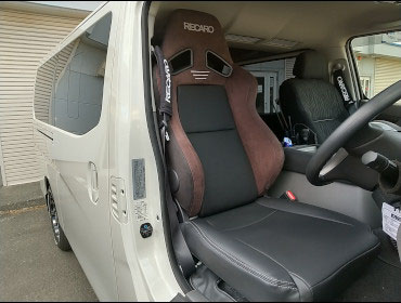 NISSAN�@NV350�L�����o���@�Ɂ@RECARO�i���J���j�@SR-7F�@GU100�@�u���E���@�V�[�g�q�[�^�[�t���@����