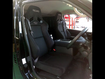 NISSAN�@�L�����o���@E26�i2022�N�j�@�Ɂ@RECARO�i���J���j�@SR-7F�@GU100H�@BK�@�V�[�g�q�[�^�[�t���@�~���E�@����